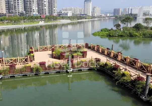 温州苍南中心湖浮桥